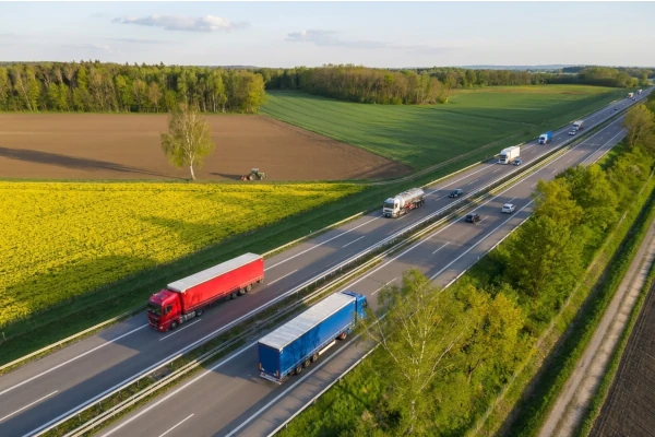 Sommer-Fahrverbot für Lkw