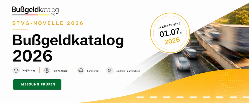 © Krasula - Autos stehen auf der Straße im Stau - © KI generiert - Grafik zur StVO-Novelle Juli 2026